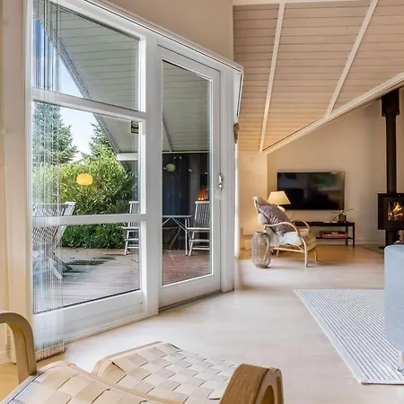 Lirim - 400m From The Sea By Interhome Bøtø By