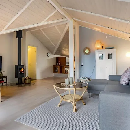 Lirim - 400m From The Sea By Interhome Nyaraló