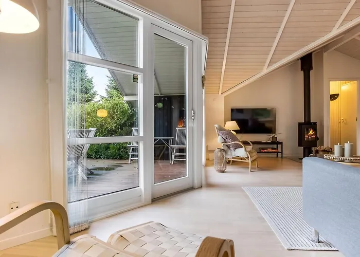 Lirim - 400m From The Sea By Interhome Bøtø By